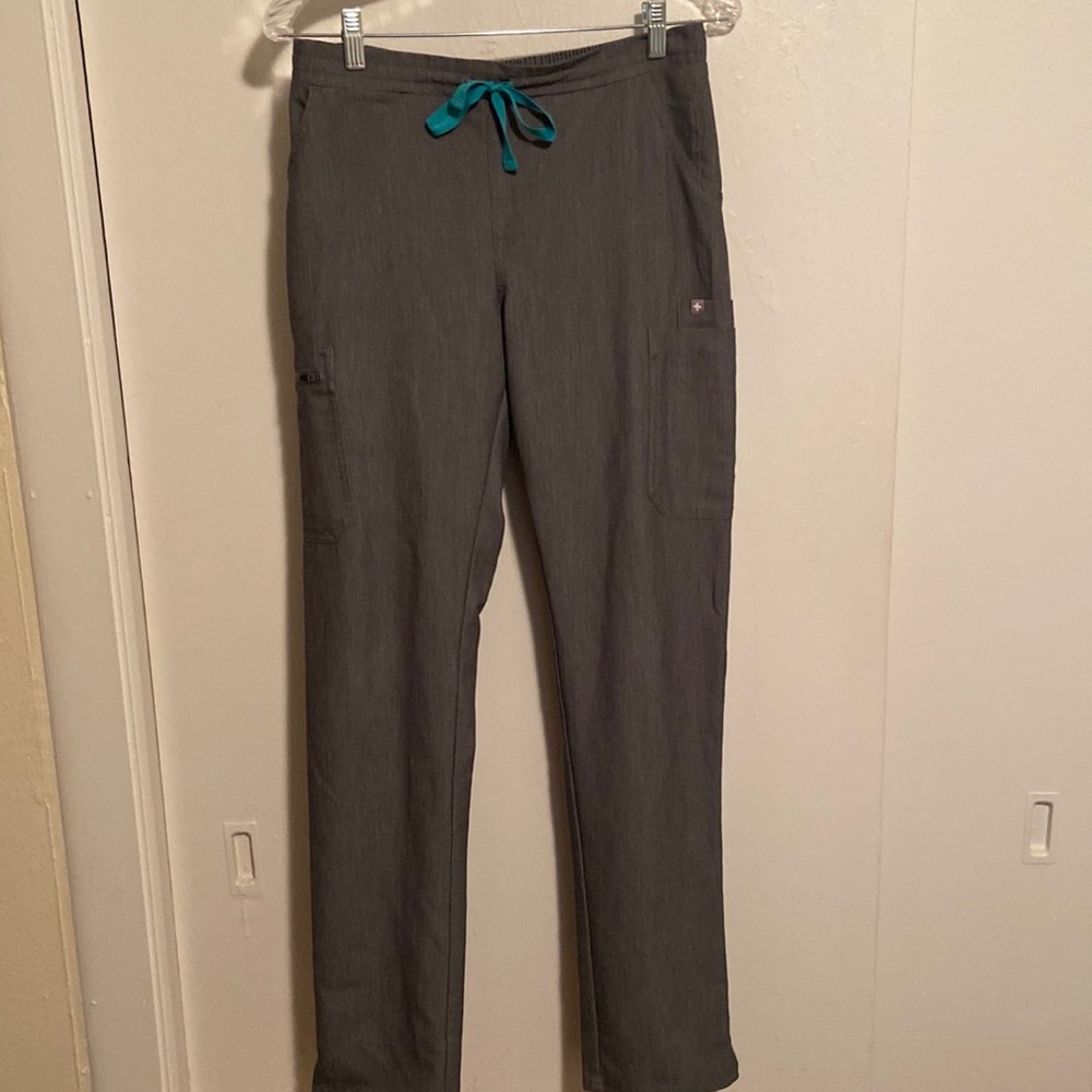 Figs Women’s Graphite Yola Skinny Scrub Pants